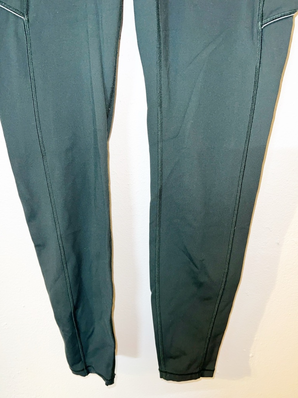 Lululemon Speed Up Tight Dark Green High-Waist Pocket Reflective Leggings - Picture 3 of 15
